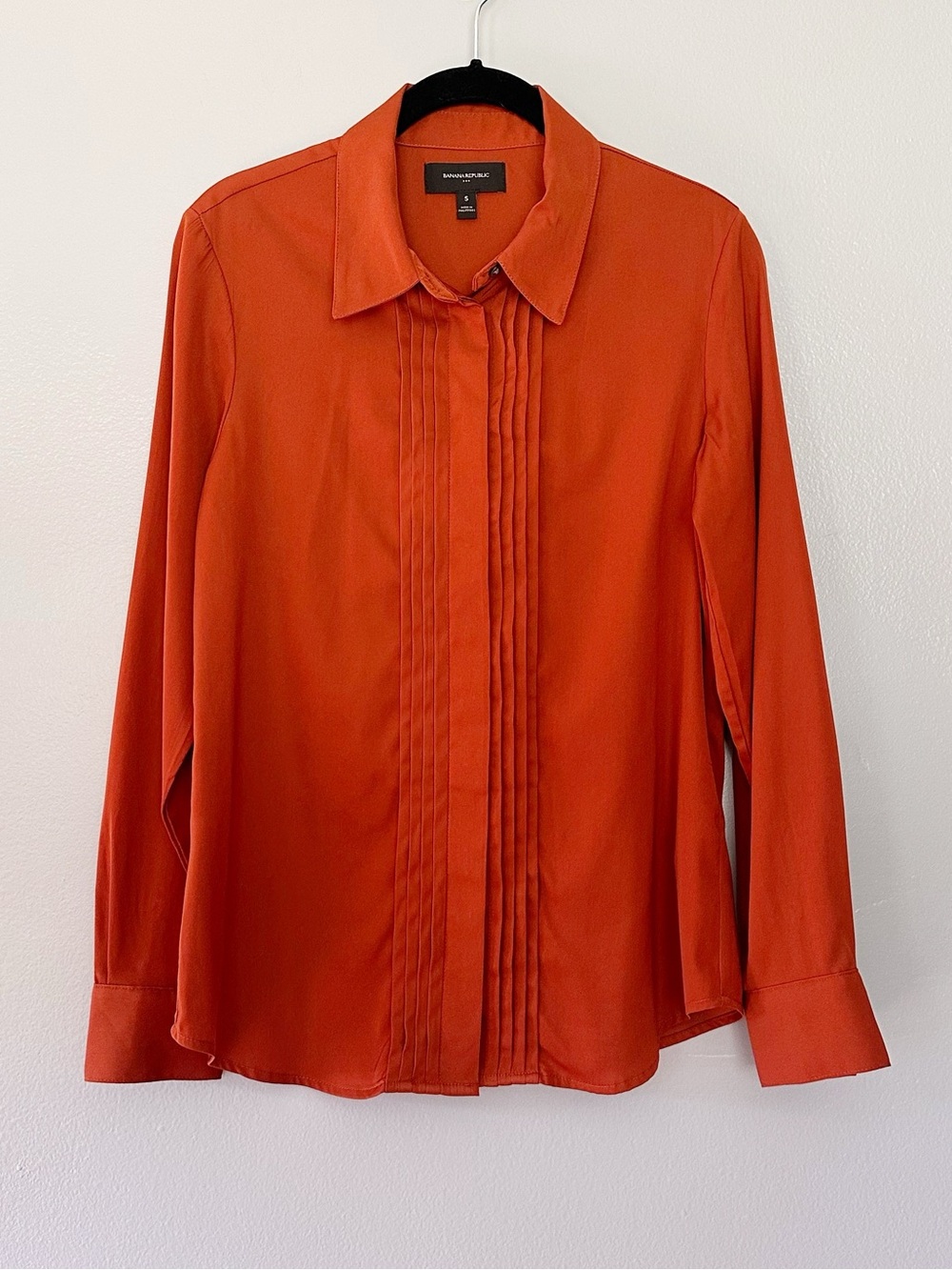 Banana Republic Tux Pleated Blouse - Tandoori Red/Rust Burnt Orange - Size Small